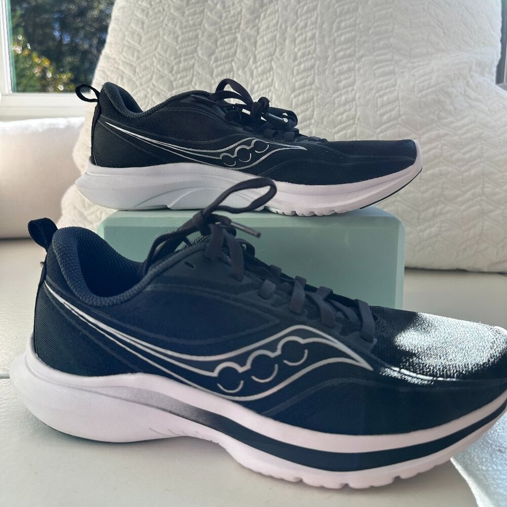Saucony Kinavera 13! Women's size 8.5. Hard to find!!